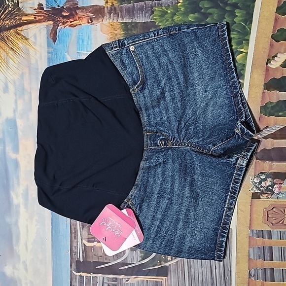Isabel Maternity Crossover Panel Jean Shorts Size 2/26 NWT - Picture 1 of 9